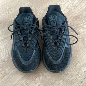 Adidas running shoes with sparkles on the sole 6.5